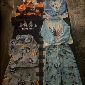 Bluey boys lot size 2T 3 shirts 2 pair of pjs like new.